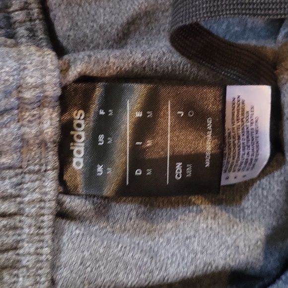 Adidas - Picture 3 of 4